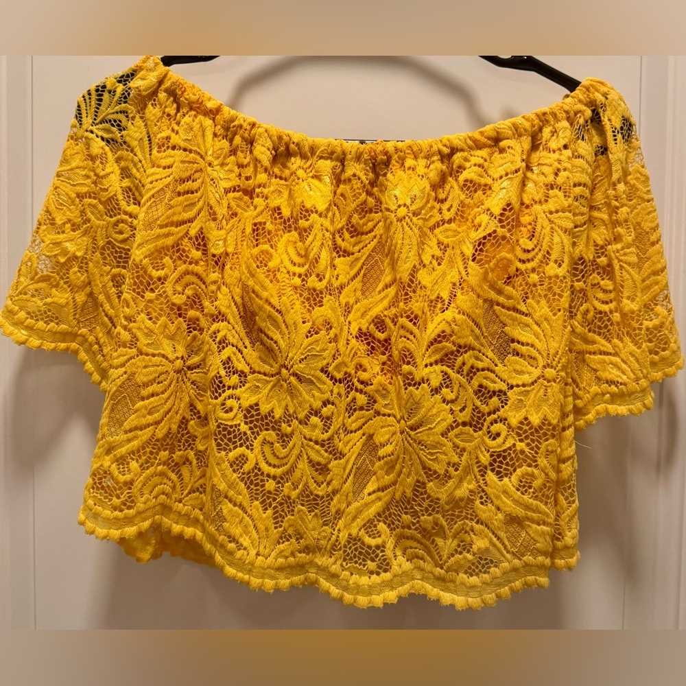 Yellow lace off-the-shoulder top Size S
